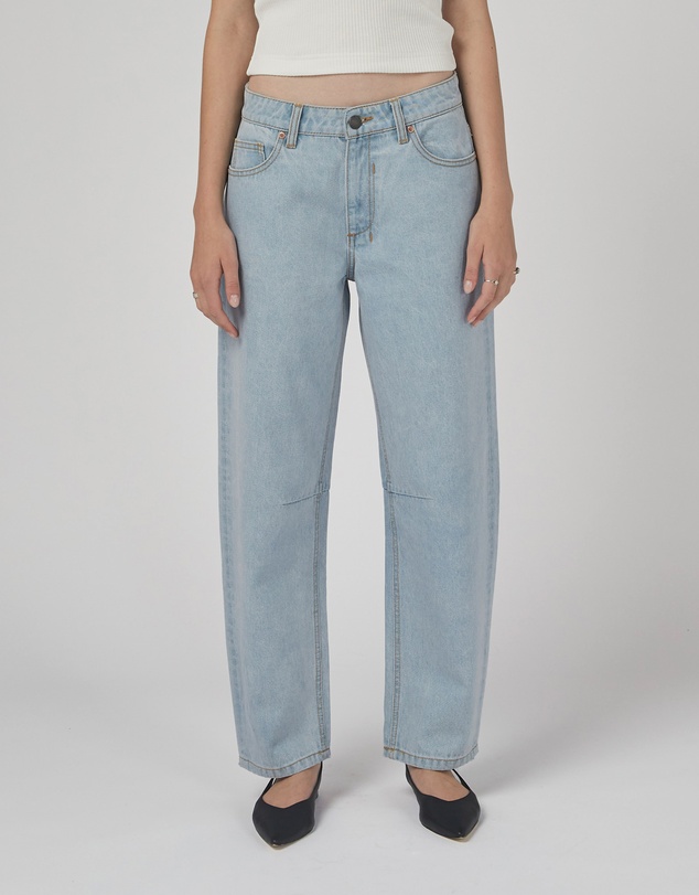 DRICOPER DENIM - Chloe Mid Rise Barrel Jeans