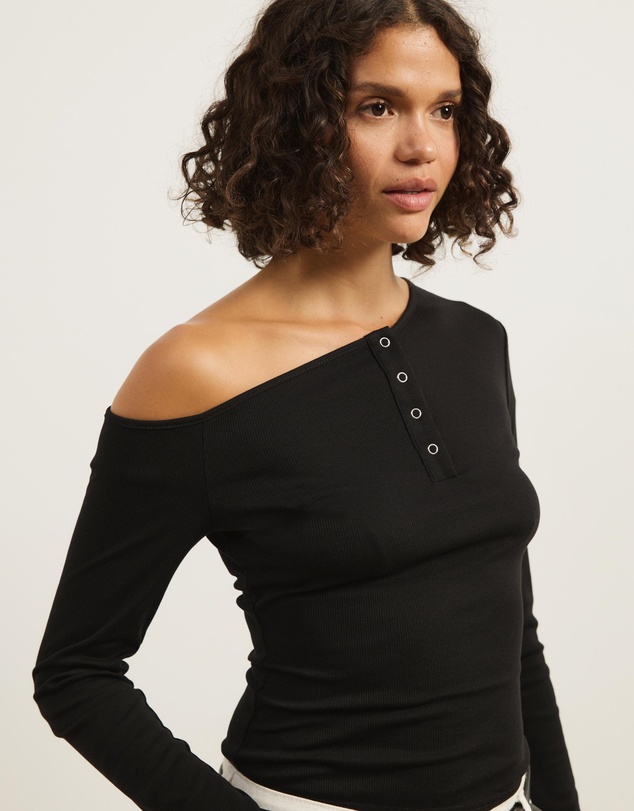 Atmos&Here - Samantha Off-Shoulder Rib Top