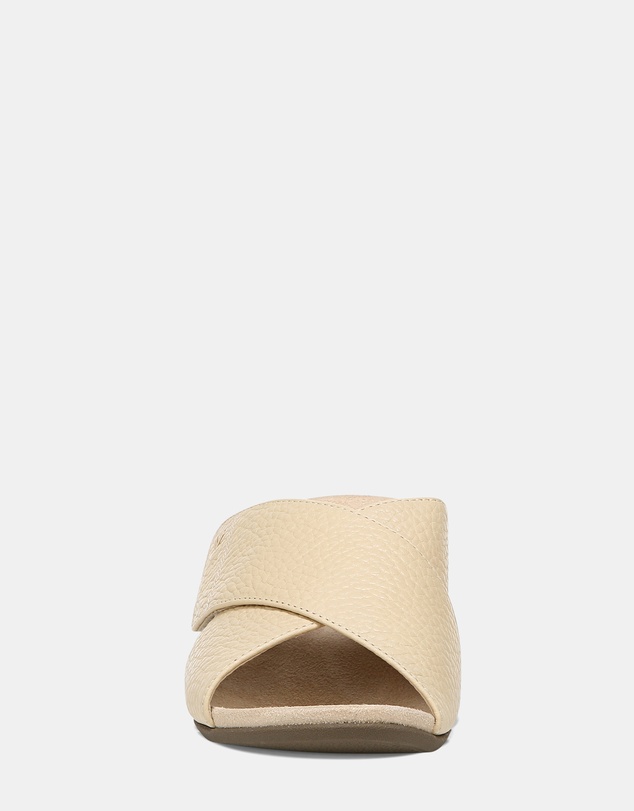 Vionic - Leticia Wedge Sandal - Semolina