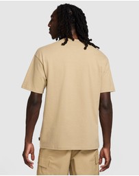 Nike - Sportswear Premium Essential Tee