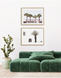 Olive et Oriel - The Spanish Hotel Art Print