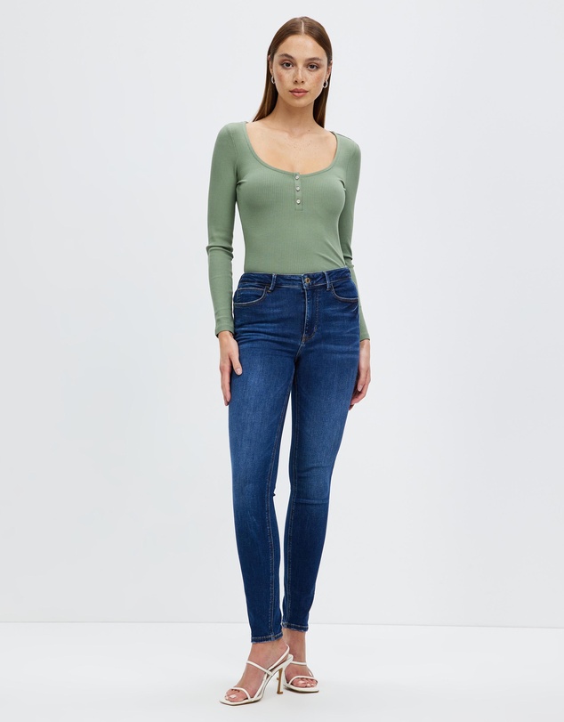 GUESS - 1981 High Rise Skinny Jeans