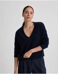 Oxford - Astrid V Neck