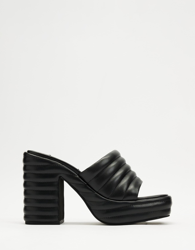 Senso - Yvonne Heels