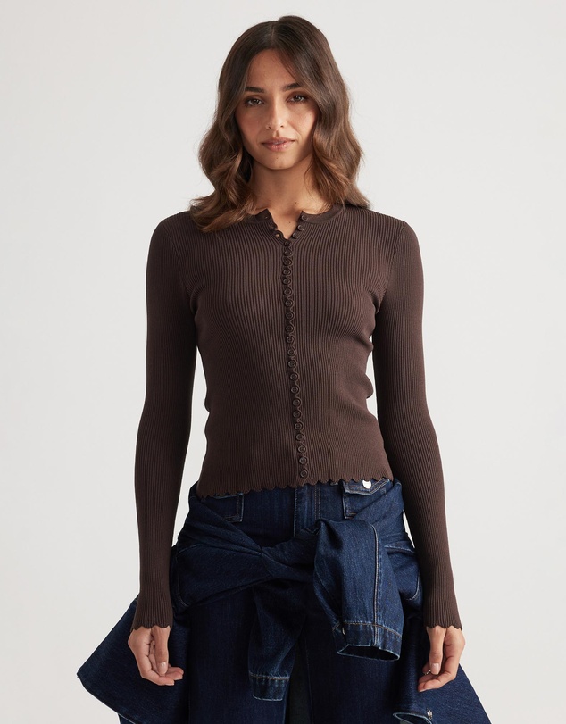 Decjuba - Lana Scallop Button Top