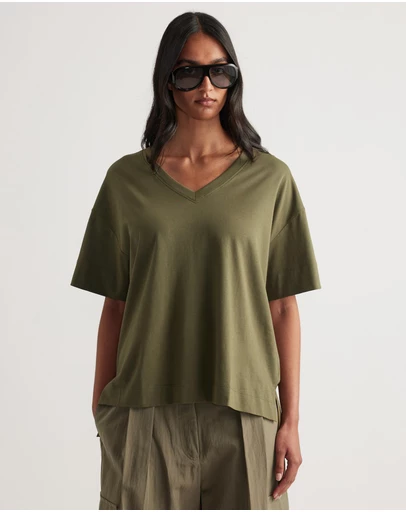 Decjuba - Selena Boxy V Neck Tee