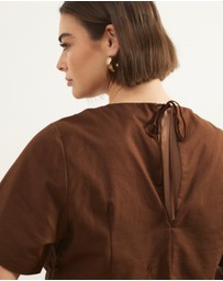 Atmos&Here Curvy - Maya Pin Tuck Linen Blend Top