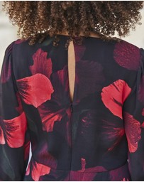 Sosandar - Floral Print Ruched Detail Fit & Flare Dress