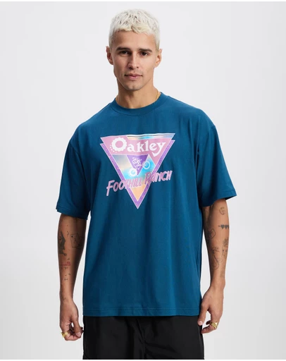 Oakley - Retro Triangle Tee 1.0