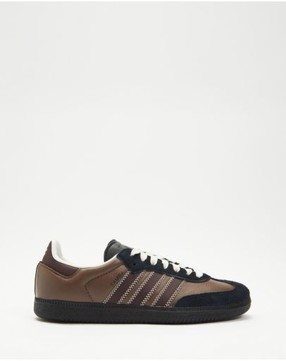 Earth Strata, Shadow Brown & Core Black