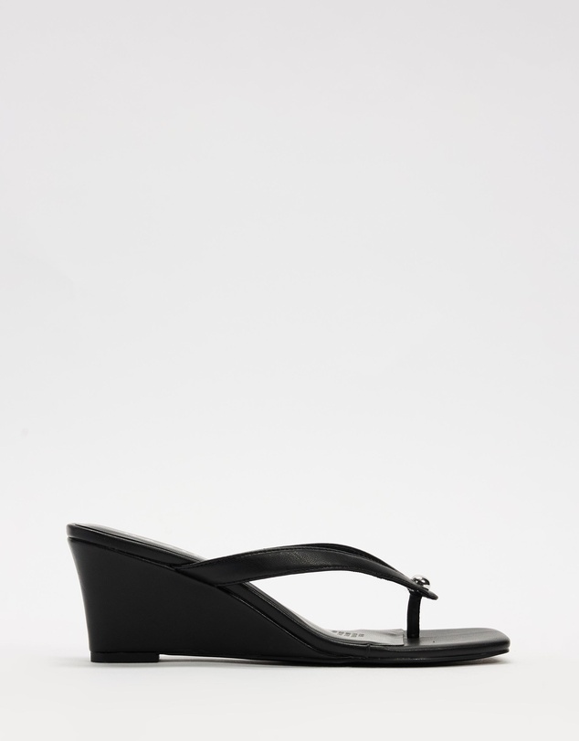 Dazie - Jacqui Stud Wedge Thongs