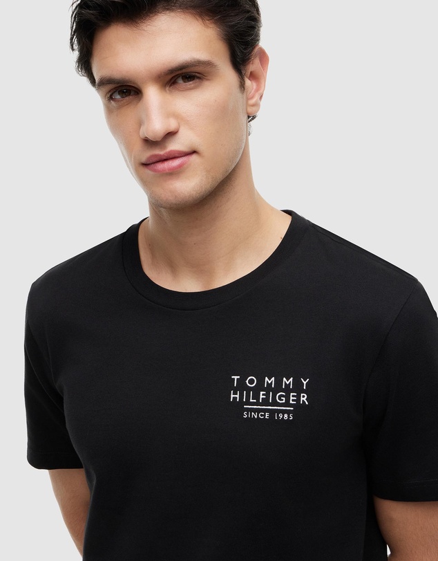 Tommy Hilfiger - Wavy Flag Back Graphic Jersey T-Shirt