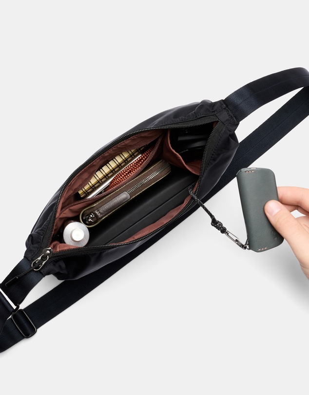 Bellroy - Laneway Crescent Bag 2.5L