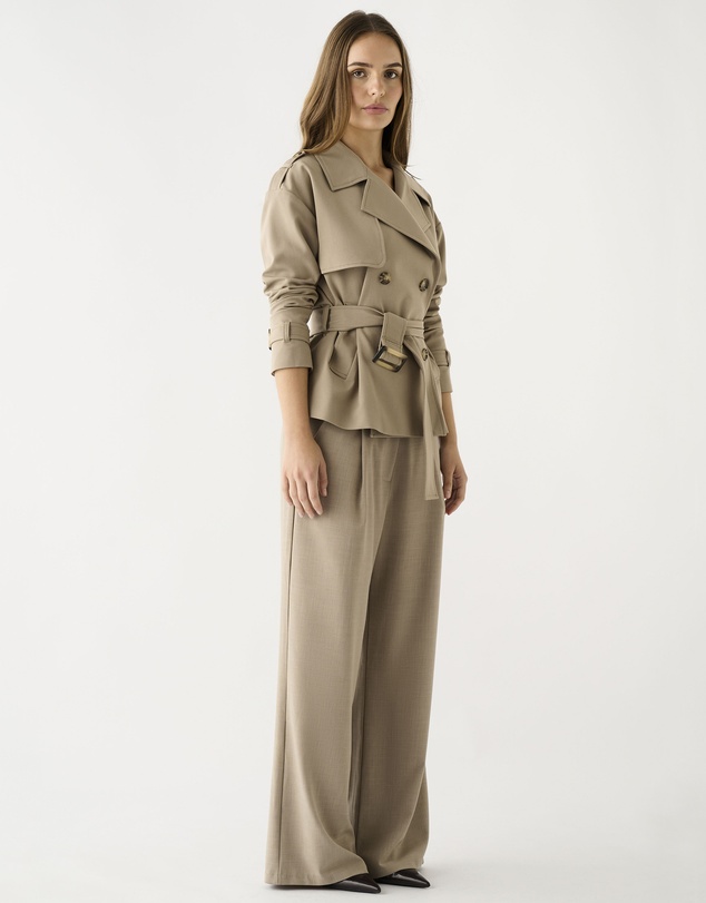 Esmaee - Avenue Cropped Trench