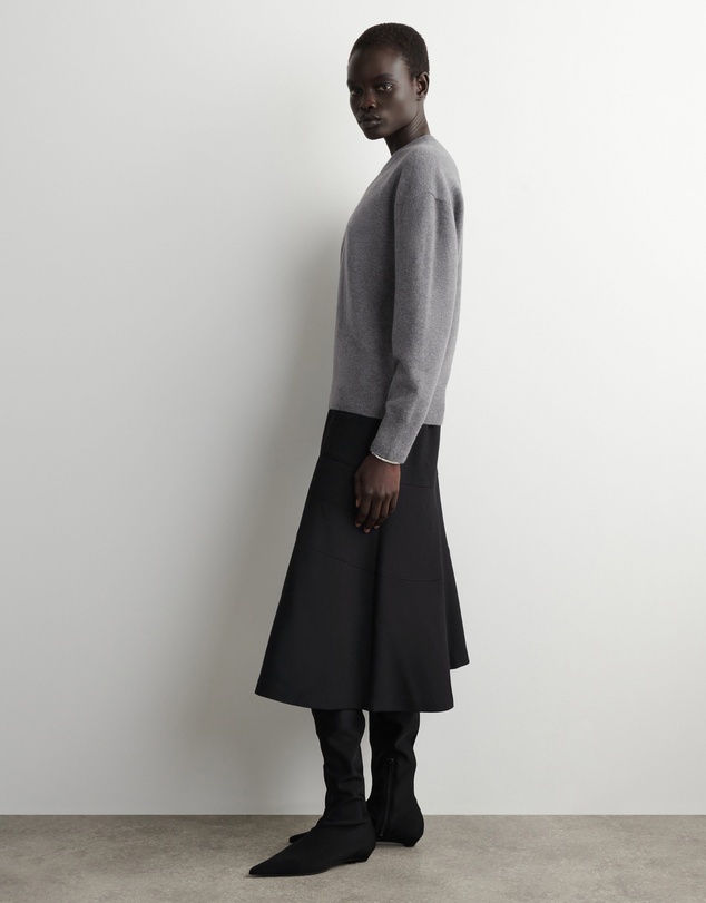 COS - Rounded Wool V-Neck Jumper