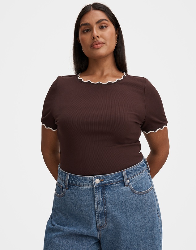 Forever New Curve - Rebecca Curve Scallop Trim T-shirt