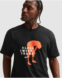 Nike - Sportswear Premium Essentials T-Shirt