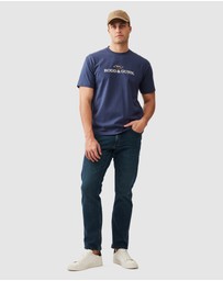 Rodd & Gunn - The Peaks Logo Tee