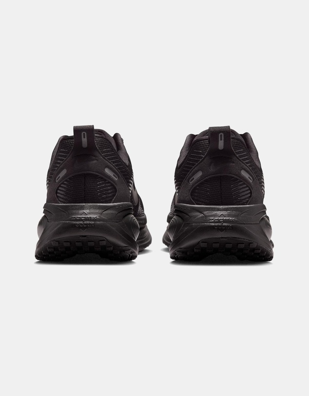 Nike - Vomero 18 - Women's