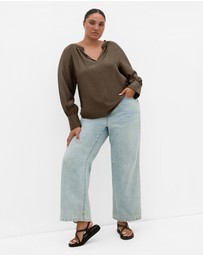 City Chic - Felicity Relaxed V Neck Shirt