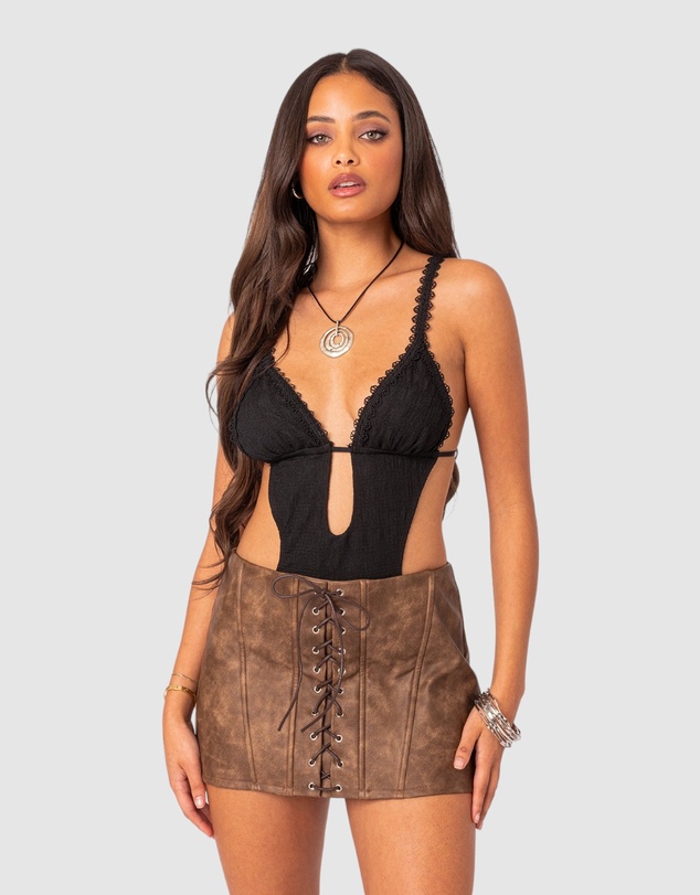 EDIKTED - Textured Cut Out Bodysuit