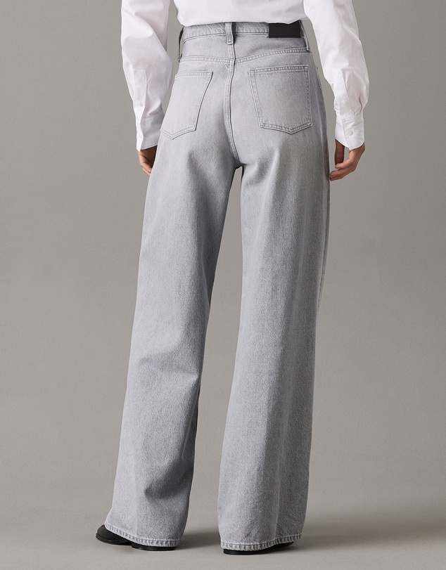 Calvin Klein - High Rise Wide Leg Jeans
