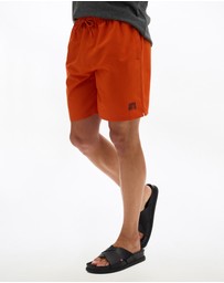 Superdry - Essential 17