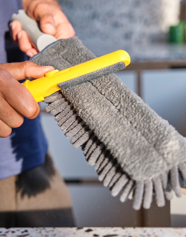 Joseph Joseph - CleanTech™ 3-in-1 Duster with Storage Cover