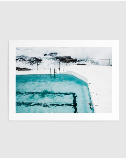 Olive et Oriel - Icey Bergs Bondi Art Print