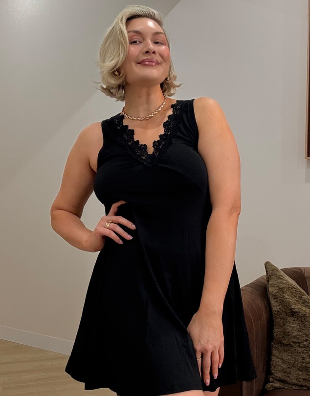 UNE PIECE - Lace Trim Modal V-Neck Nightie