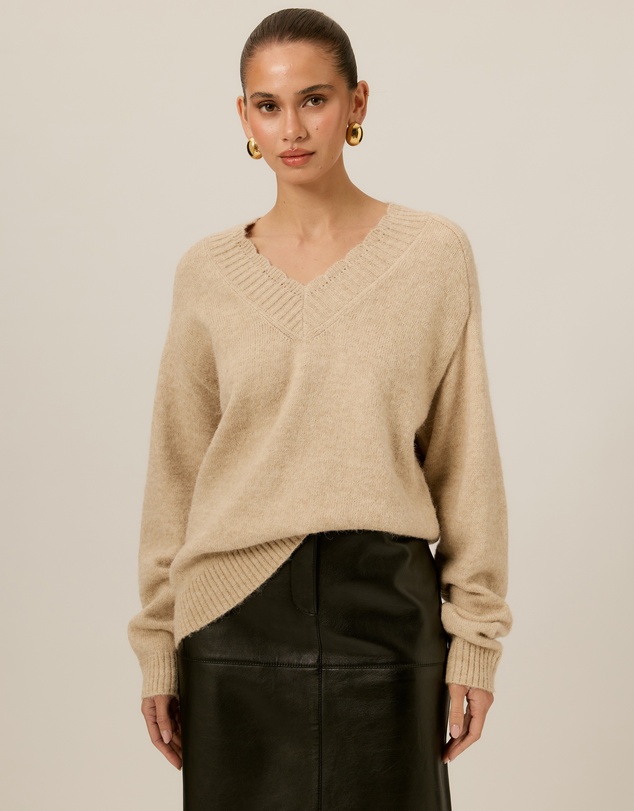Tussah - Georgia V-Neck Relaxed Jumper