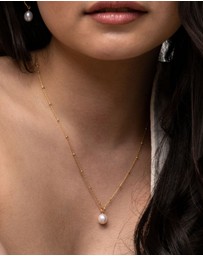 Dower & Hall - Women's Timeless Adjustable 10mm Oval White Freshwater Pearl Pendant In Gold Vermeil