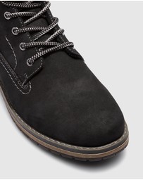 Uncut - Thatcher Boots