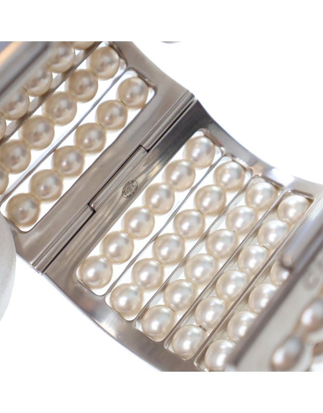 Pre-Loved by Azura Reborn - Pre-Loved Silver Plated Wide Pearl Cuff Bracelet