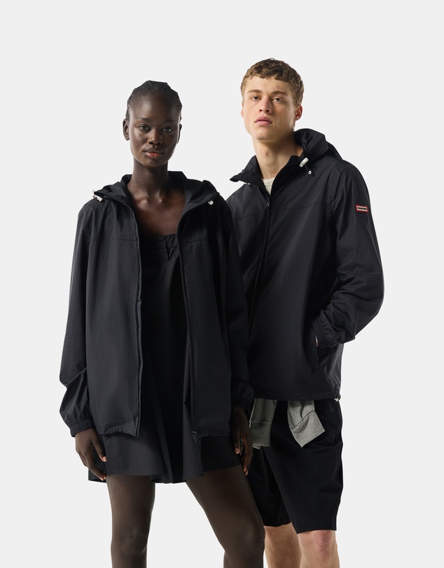 Hunter - Unisex Play Packable Shell Rain Jacket in Black