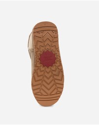 Ozwear Connection Uggs - Ugg Classic Mini Boots (Water Resistant)