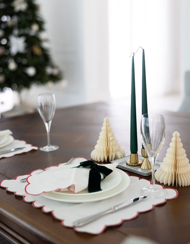 Tablescaped - Festive Season - Set of 4 Green Velvet Bow Napkin Rings
