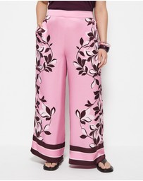 Commonry - Natalia Pant