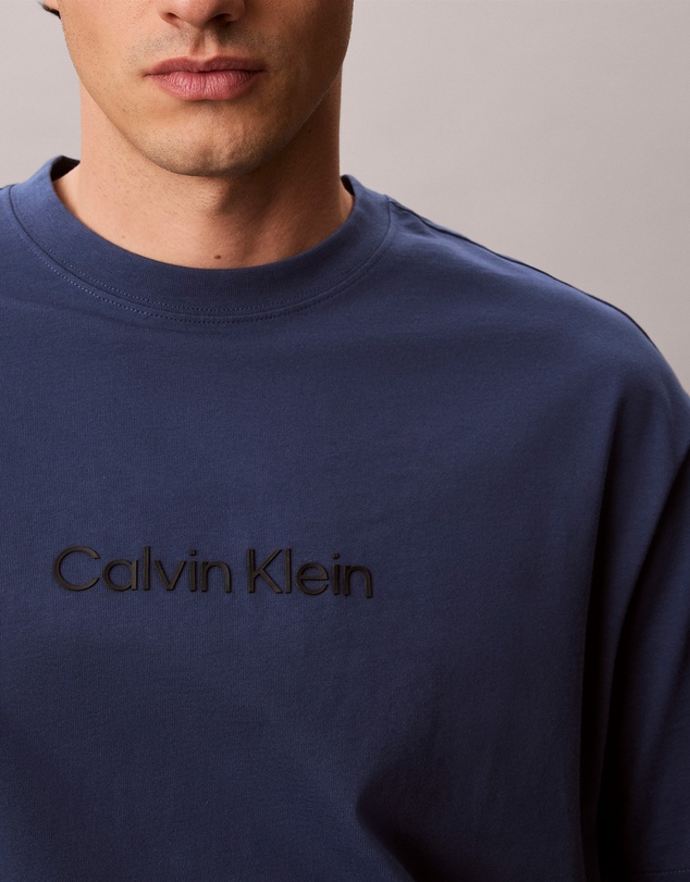 Calvin Klein - Standard Logo Relaxed Tee