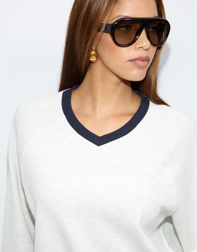 Dazie - Montana V-Neck Sweat Top