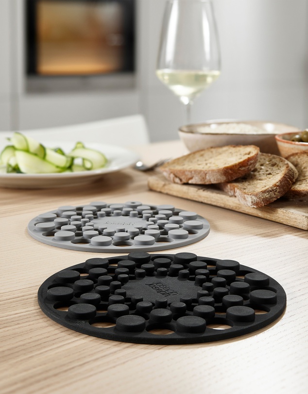 Joseph Joseph - Spot-On™ Set of 2 Silicone Trivets (Grey)