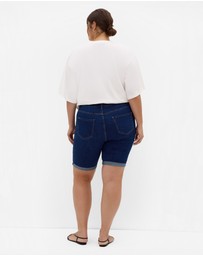 City Chic - Plus size Turn Up Skinny Denim Short - mid wash