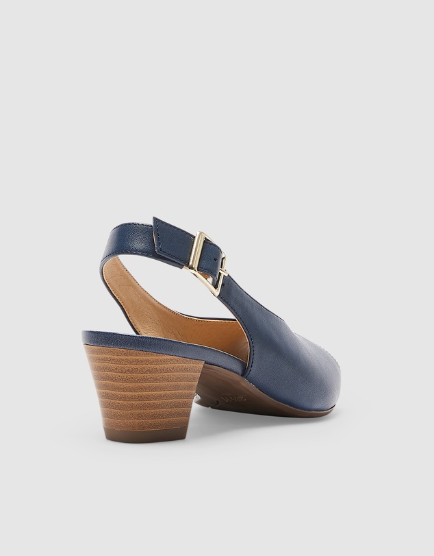 Wide Steps - Hilda