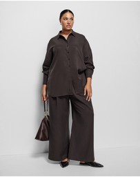 Commonry - Megan Pant