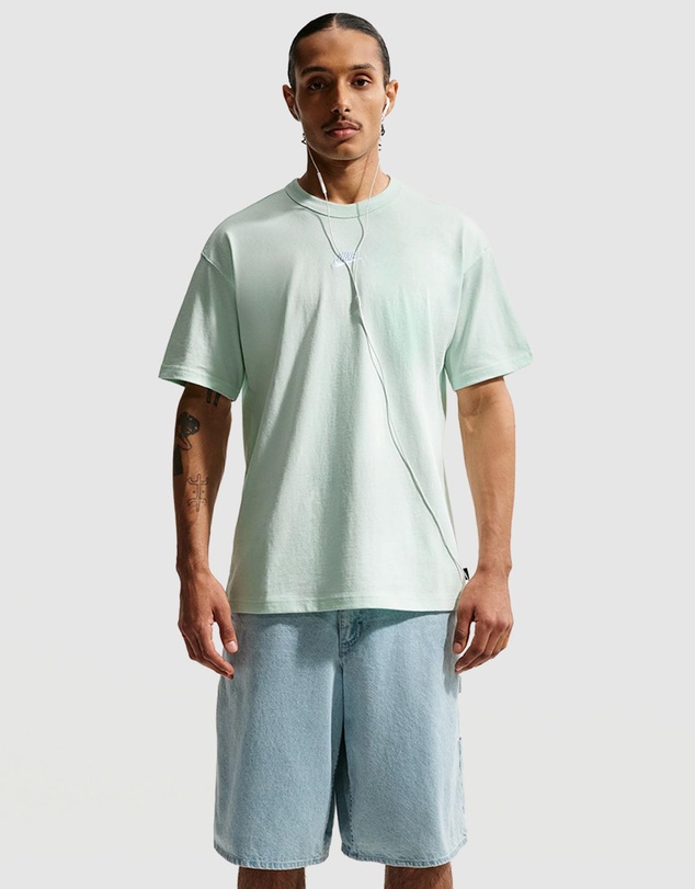 Nike - Sportswear Premium Essentials T-Shirt