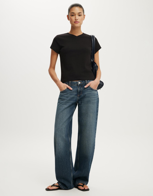 Cotton On - 90s Baby V-Neck Tee