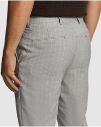 yd. - Easton Slim Tapered Pant