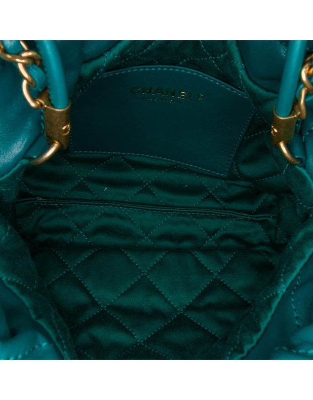 Pre-Loved by Azura Reborn - Pre-Loved chanel Chanel 22 Medium Quilted Lambskin Teal