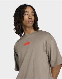 adidas Performance - AUDI REVOLUT F1 TEAM ELEVATED GRAPHIC I TEE Mens