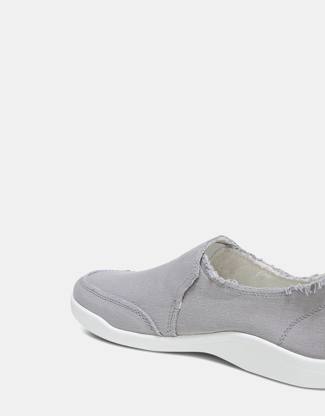 Vionic - Malibu Slip-On Sneaker - Light Grey